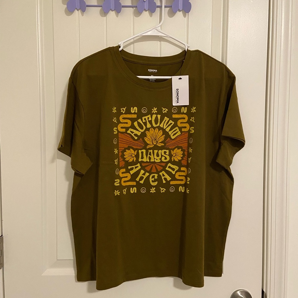 NEW Sonoma women’s‎ yellowish green decal tshirt XL
